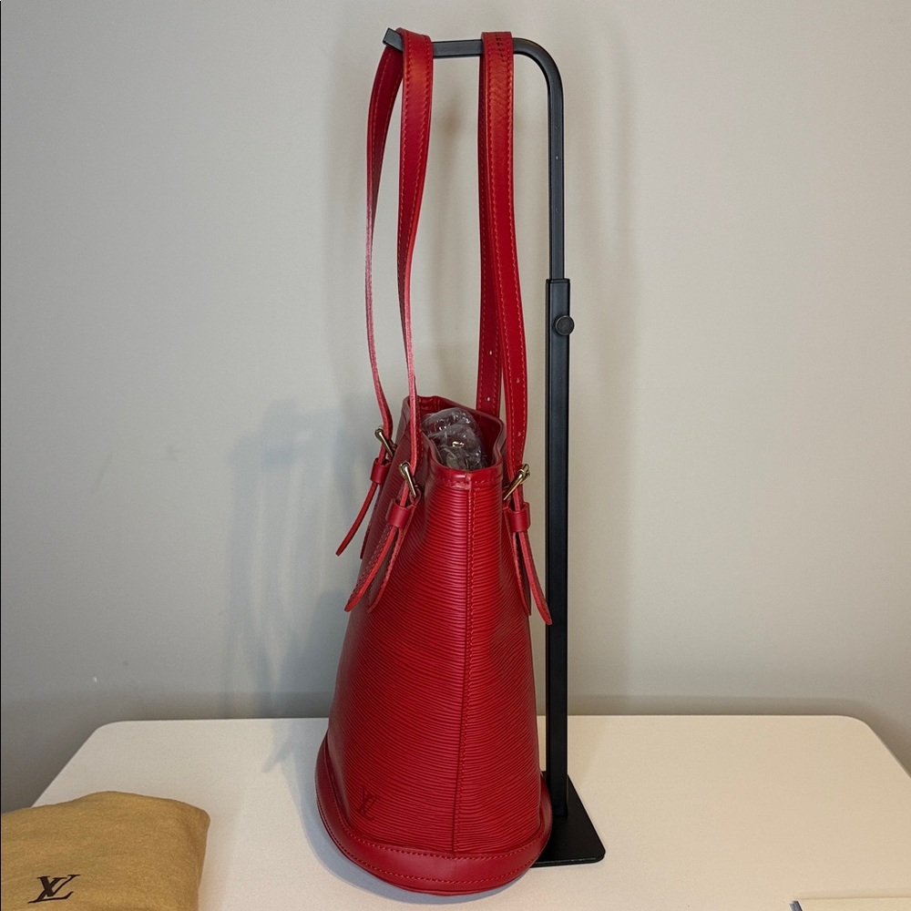 Louis Vuitton EPI Leather Petit Bucket PM Bag with Pouch - Picture 3 of 14